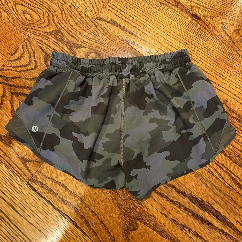 Lululemon Hotty Hot Shorts Camo Size 6